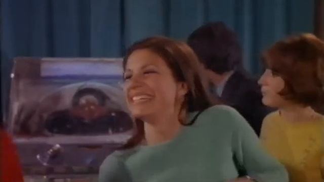 La Bambola Di Satana (1969) Dancing scene (Groovy)