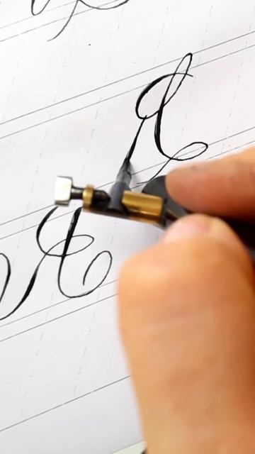 Буква «Я» каллиграфия #shortvideo #онлайнобучение #каллиграфия #обучение #арт #буквы#рисование #перо