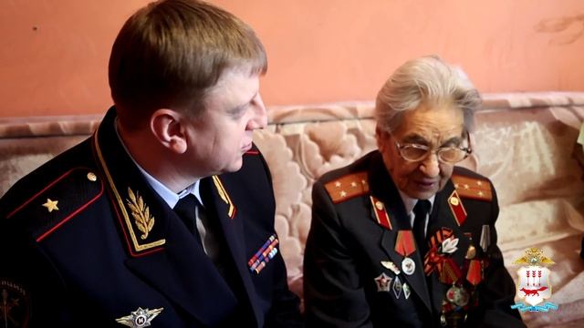 Министр внутренних дел по Республике Мордовия Юрий Поляков поздравил ветерана службы Дину Виняйкину