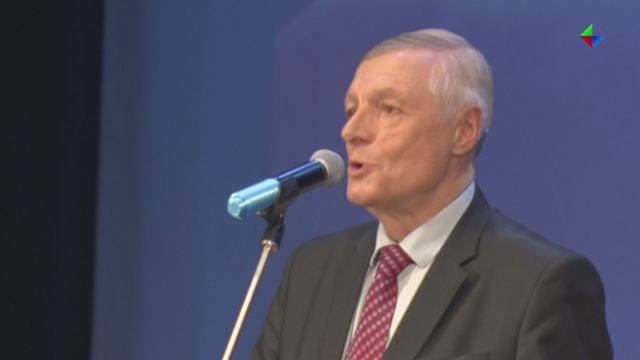 Фееричным концертом поздравили с женским днём неработающих пенсионеров комбината