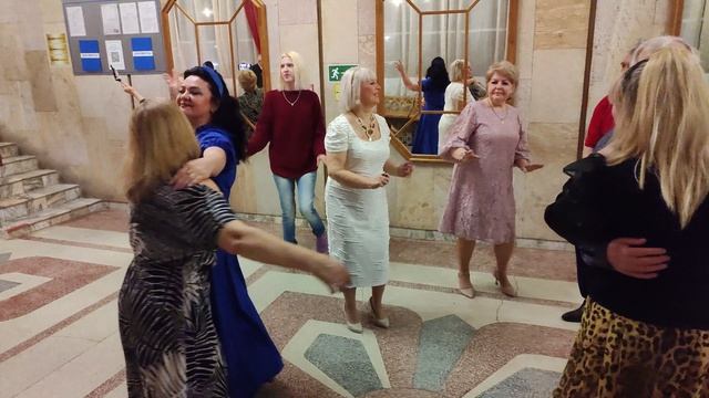 Сладкий мёд на губах..... 09.03.25.