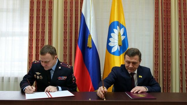 состоялась церемония подписания Соглашения между МВД Калмыкии и Народным Хуралом (Парламентом)  РК