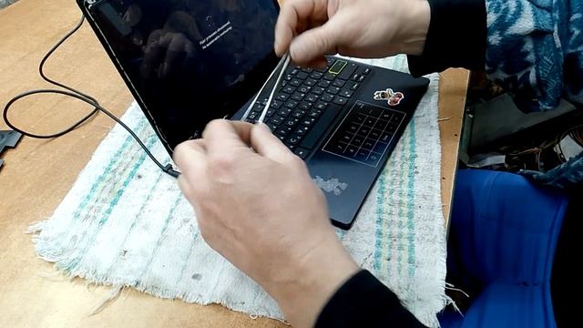 Замена матрицы нетбука Asus долго