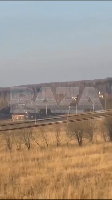 Видео эпичного падения беспилотника под Москвой. Судя по кадрам, БПЛА был подавлен, и рухнул в де...
