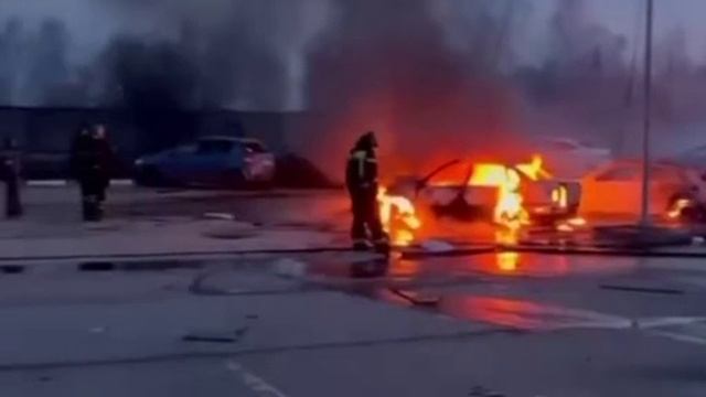 Парковка «Мираторга» в Домодедово после падения обломков украинских дронов