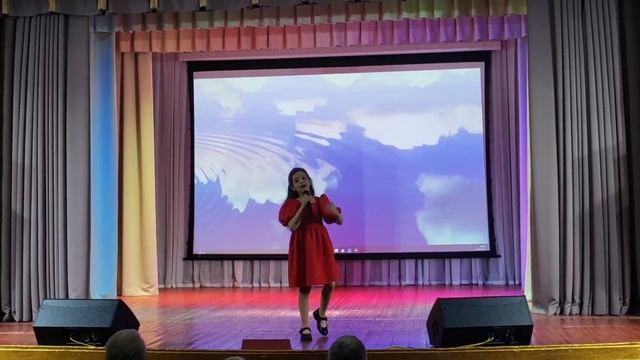"Звезда- Россия!" сл. и муз. Ю. Таран. Исполняет Стафеева Мария, 8 лет.