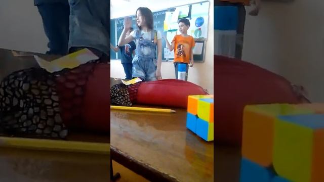 Танцы в школьном лагере