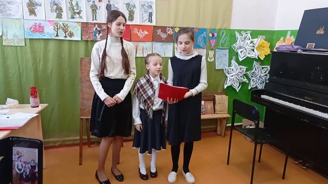 Частушки от девчонок - подарок мальчикам к дню защитника Отечества