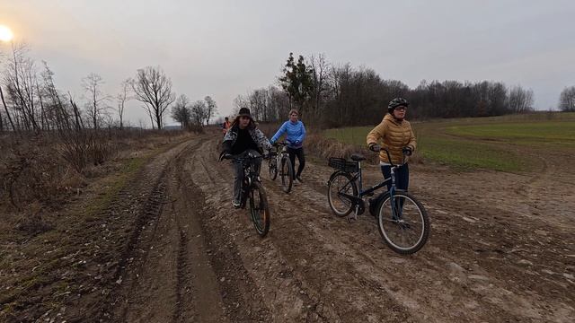 Прокатились 🚲 по "ЭКОтропе" | До шлюза так и не добрались, увязли в ГРЯЗИ 🐷😆😆😆