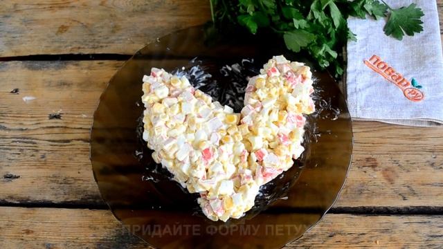 Новогодний салат "Петушок" из крабовых палочек: меню на новый год 2017