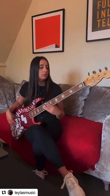@Leyla on BITE Bass - Outstanding Pt 2 #custombass #bitebass #biteguitars #bassplayer #shorts