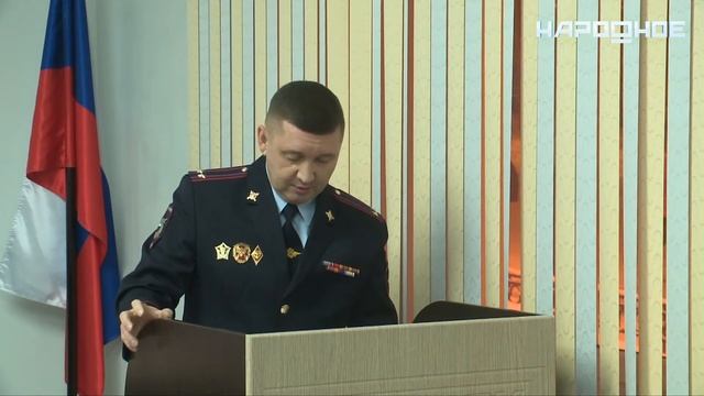 У «Апатит Арены» автомобили ездят через тротуар