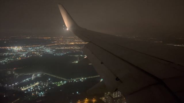 Взлет и ветреная посадка Boeing 737-800 Utair