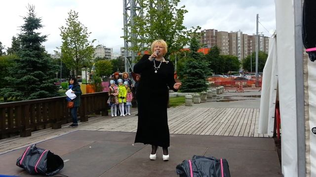 Светлана Грибкова - Ягода малина (у Калейдоскопа-Щукинская) День России - 2016