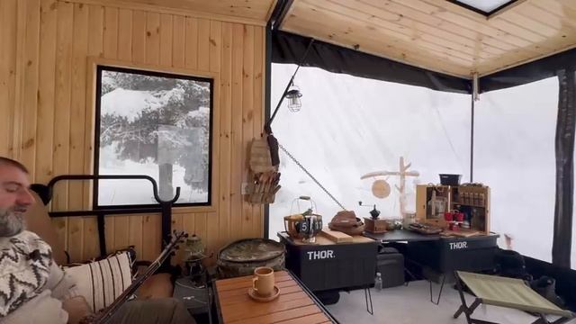 480p YOĞUN KARDA TAŞINABİLİR ORMAN KULÜBESİYLE KAMP - Atik Ailesi