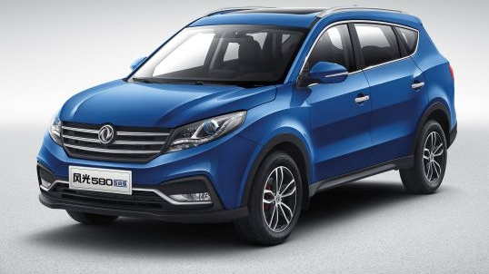 Dongfeng 580 2025 подешевел на 600 тысяч: семиместный кроссовер продают по цене Lada Vesta