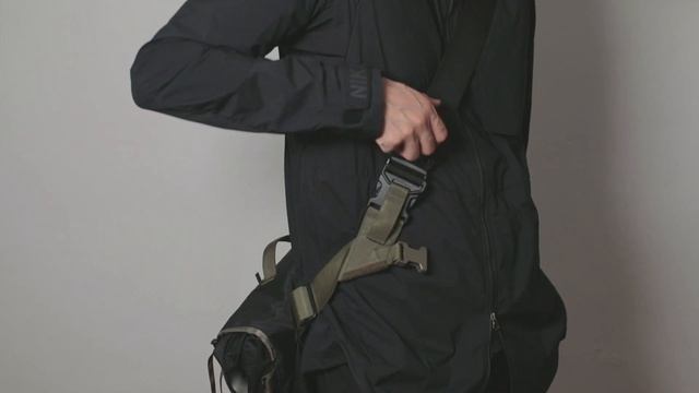Acronym 3A-5 Messenger Bag Review | My First Acronym Pickup