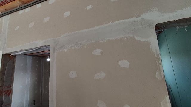 Установили розетки и выключатели 09.11.2024