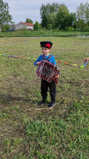 "Светит месяц"