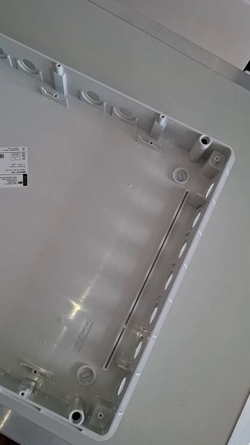 1000018461.mp4 (Собака смотрит на электроснабжение дома А-фрейм)