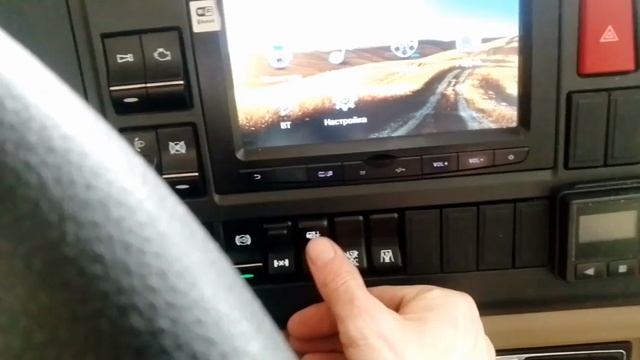 Марат борода в кепке Колиев комментирует