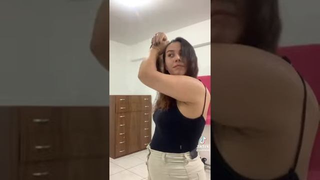 Woman Shaving Her Hair Part.1