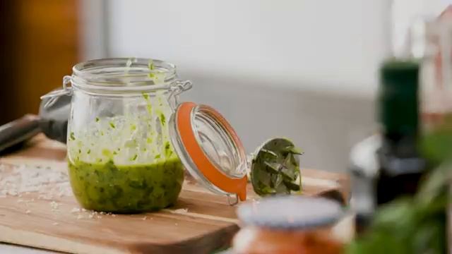 Приготовление соуса Песто с Джейми Оливером (Jamie Oliver) и блендером Bamix