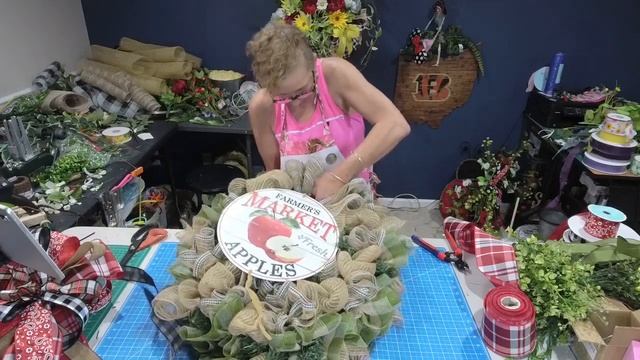 How to make an Apple Market wreath