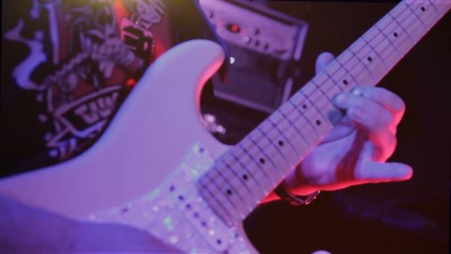 Gun Saloon Especial  - When women come around me