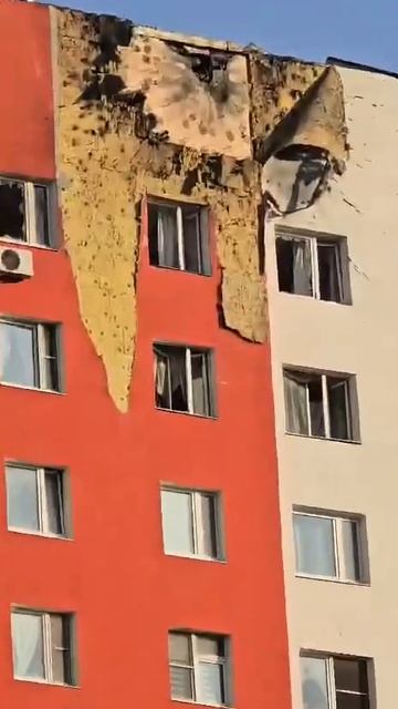 💥В Москве после утреннего прилета БПЛА оцепили двор на Домодедовской💥
