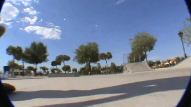 Conflict skate shop madrid . Kiko trucos sueltos