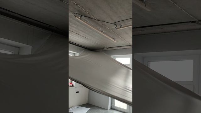 установить натяжных потолков