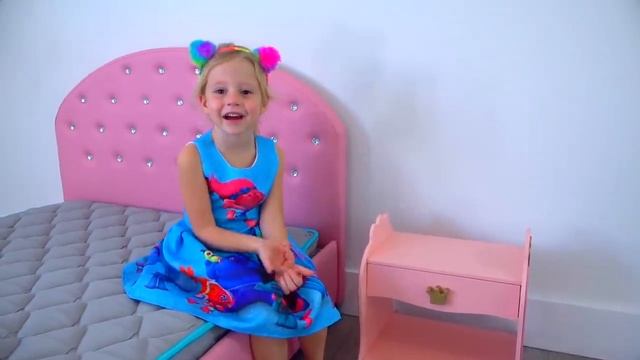 ЛАЙК НАСТЯ И ПАПА ИГРАЮТ В СЮЖЕТНЫЕ ИГРЫ СМОТРИМ