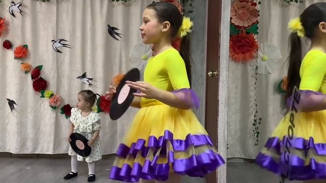 ВЫ ДО СИХ ПОР ДУМАЕТЕ, ЧТО НА ТАНЦЫ РЕБЁНКА ОТДАЮТ НЕ РАНЕЕ 3-Х ЛЕТ ?