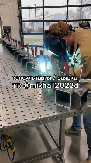 Открытая лестница на одной центральной балке