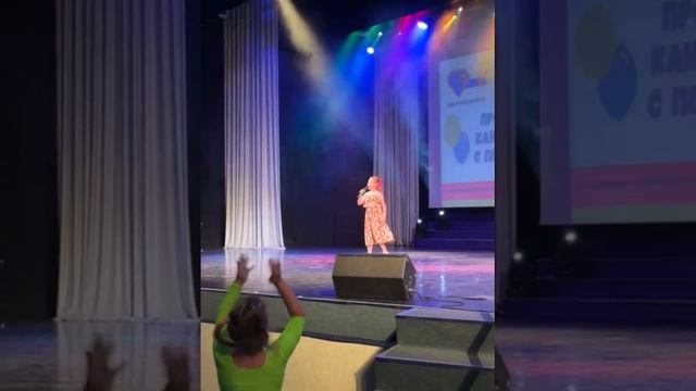 Улыбайся (кавер) - Аня Маклакова.mp4