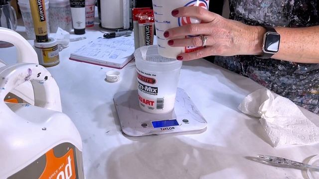 ✨ Perfect ✨ Consistency for a DUTCH Pour #acrylicpainting #dutchpour #mixingpaint #trirrrtistry #ar