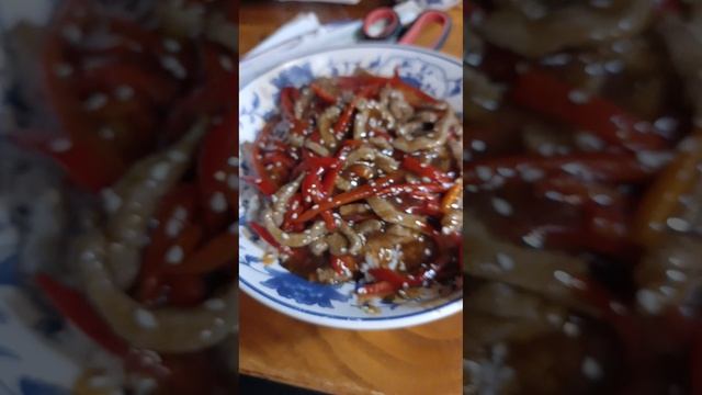 Еда. Жареное мясо на сковородке. Китайская кухня. Метро Сенная площадь. Отдых. Развлечение