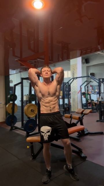 Можно ли накачаться на турниках? Не знаю.. А вы как думаете? #motivation #спорт #calistenics #sports