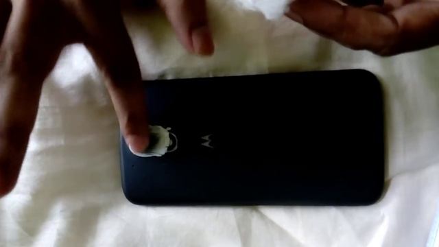 How to remove camera glass scratch of Moto g4 plus (1080p HD)