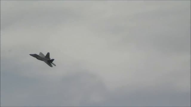 F-22 Demo 2011 Luke AFB Hover & Hi Alfa Capabilities