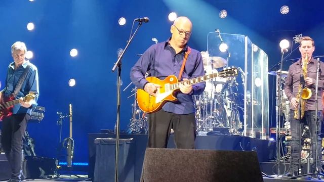 Mark Knopfler Altice Arena Lisbon 2019 Live - Money for Nothing - 30/04/2019