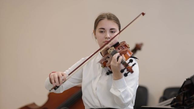 А. Новиков «Смуглянка» Исп. дуэт скрипачей Т.Шишлина-Д.Розина, конц. Ю.В.Григорьева ДМШ №9 Кострома