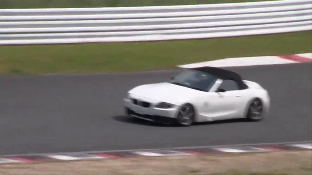 BMW E85 Z4 in Circuit AutoPolis 3.wmv
