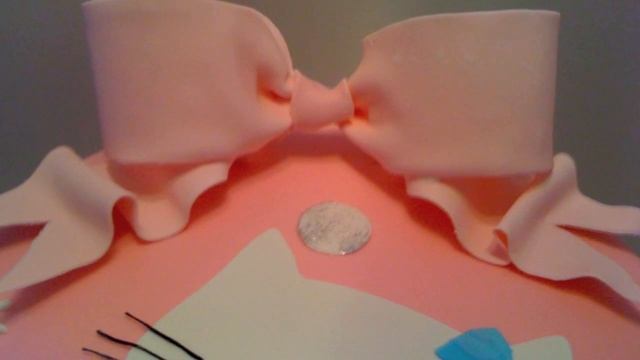 Hello Kitty Fondant Cake
