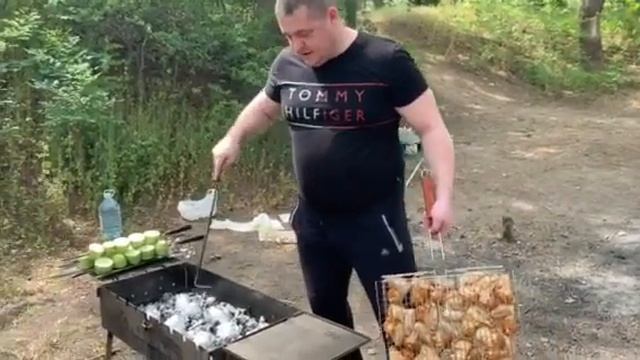 ПИКНИК семейный, шашлык+крылья+картофель+овощи - всё это на одних углях!!! 2 серия.