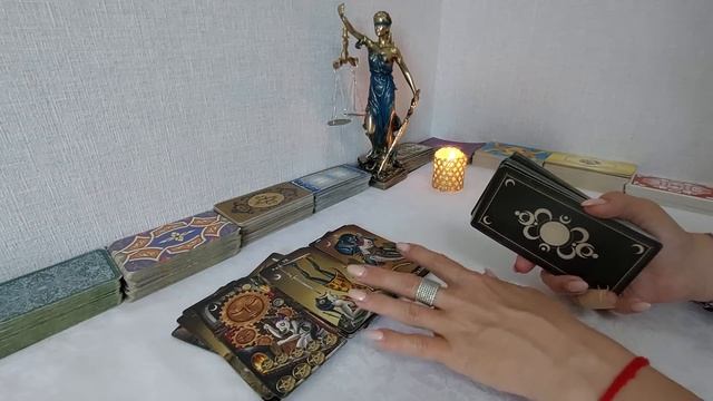 ХОТЕЛ  БЫ  ОН  ВСЕ  ВЕРНУТЬ....