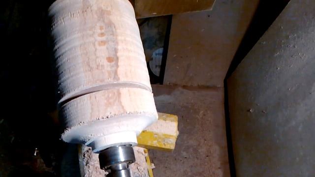Интересная конструкция из дерева (Interesting construction made of wood)