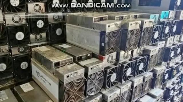 ЦБ предлагает разрешить инвесторам покупать и продавать криптовалюты на три года.