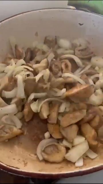 ЖАРИМ ГРИБЫ С КАРТОШКОЙ 🍄🥔🥘😍